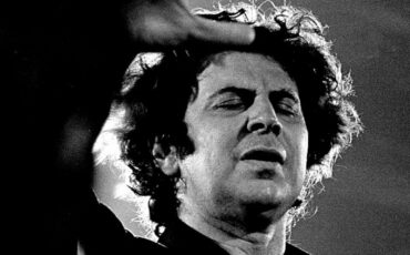 MIKIS THEODORAKIS